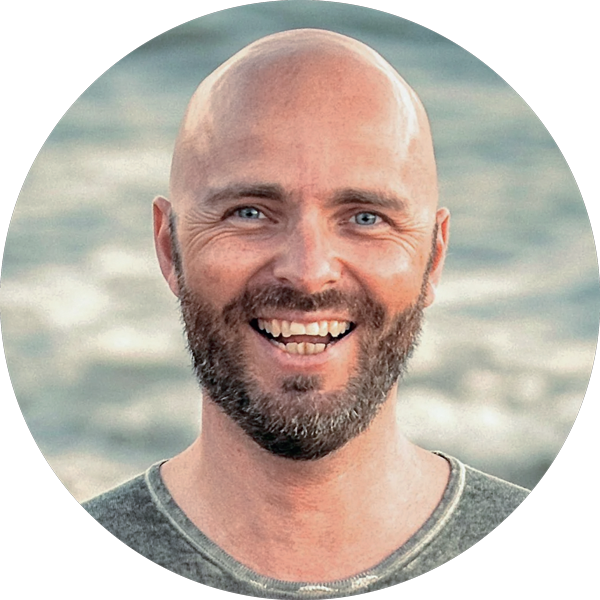 Simon Jespersen er en af de danske TriYogalærere